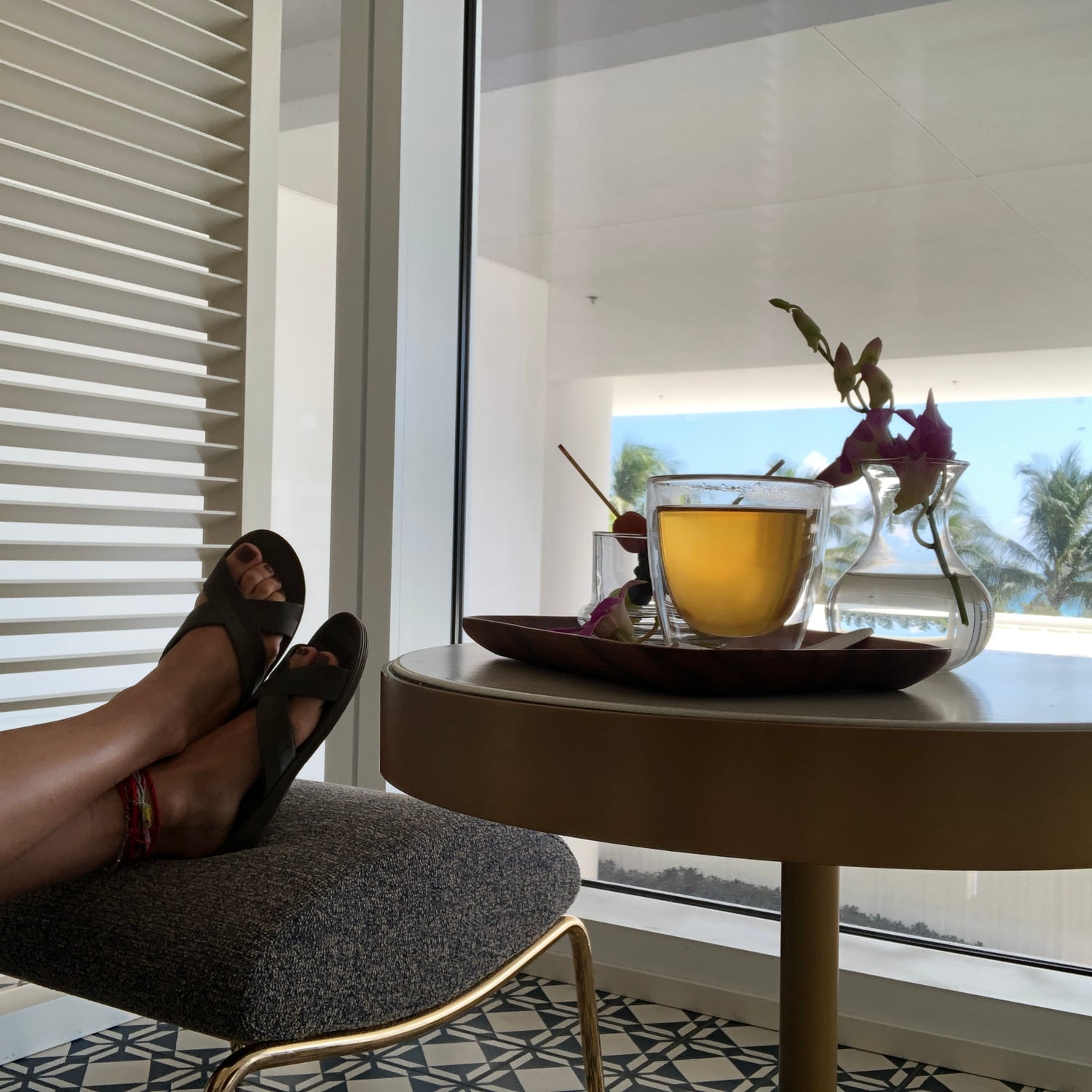 Área de relaxamento · Four Seasons Surfside